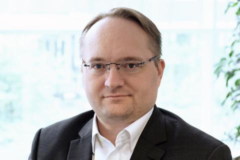 Headshot of Andreas